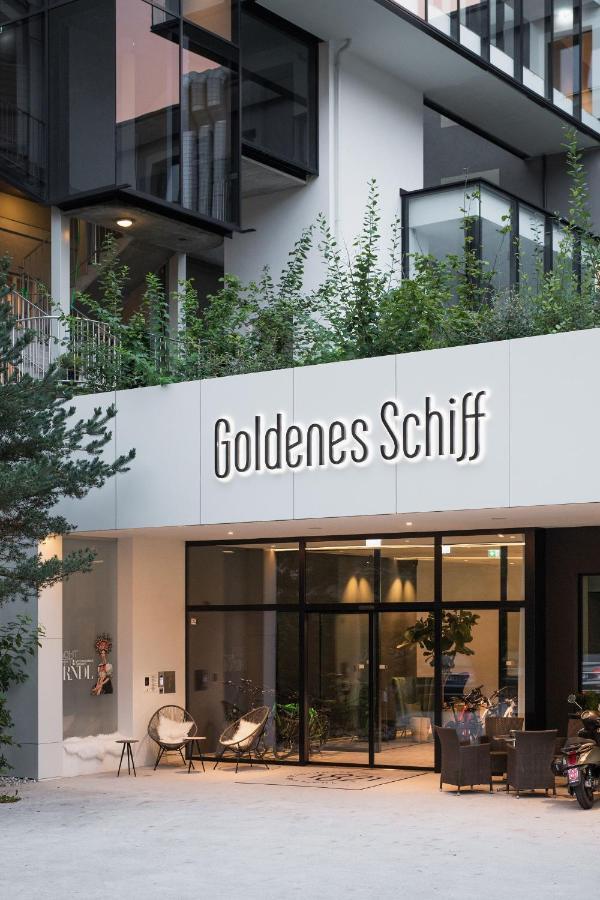 באד אישל Stadthotel Goldenes Schiff מראה חיצוני תמונה